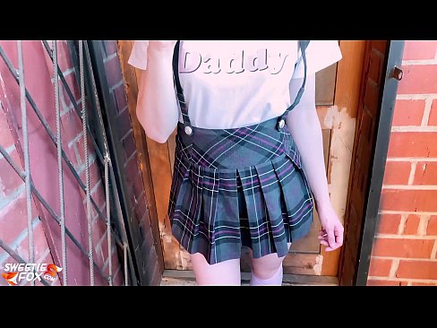 ❤️ Schoolgirl Sucks a dick gu domhainn agus fucks an àite clasaichean. ️  Sluts leinn  ﹏